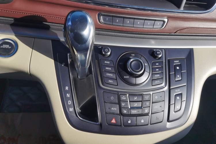 Used Buick GL8 2014 3.0L GT Luxury Business Haoya Edition