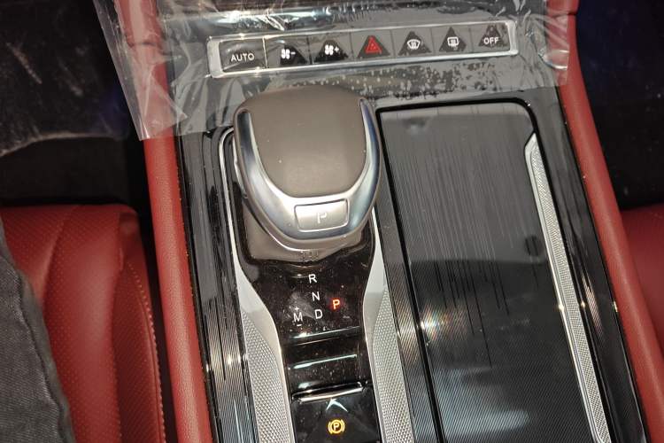 Used Hongqi H5 2024 2.0T Automatic Smart Connect Flagship Edition
