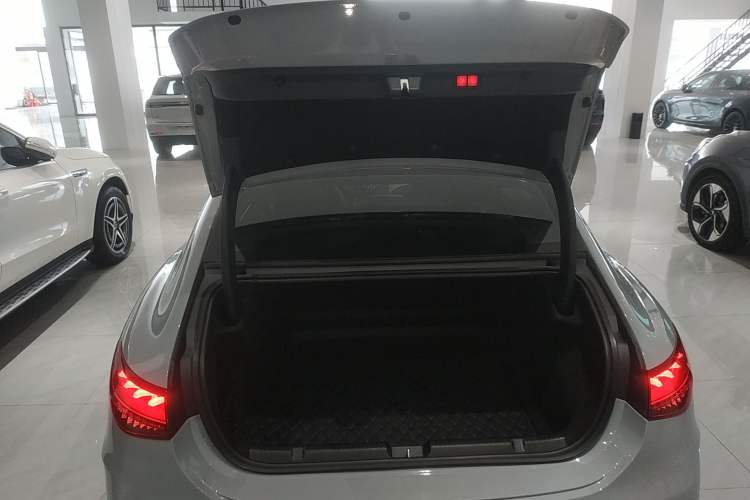 Used Mercedes-Benz EQE 2022 350 Pioneer Edition
