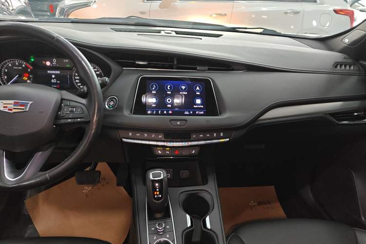 Used Cadillac XT4 2018 28T Two-Wheel Drive Leading Version
