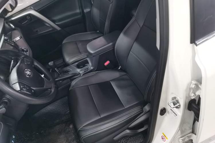 Used Toyota RAV4 2016 2.0L CVT Two-Wheel Drive Comfort Edition China V Standard