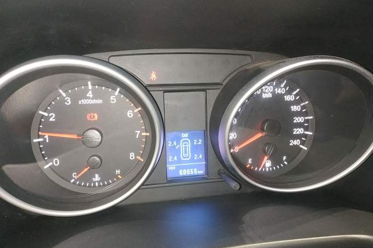 Used Haval H6 2015 Upgraded Model 1.5T Manual Two-Wheel Drive Elite Version
