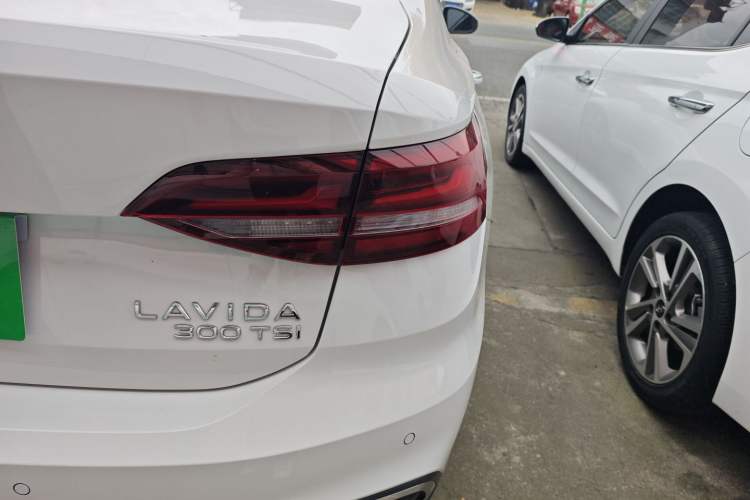 Used Volkswagen Lavida 2024 300TSI DSG Full-Comfort Edition