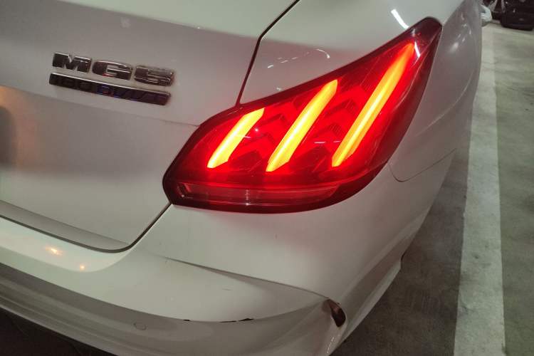 Used MG 5 2022 180 DVVT CVT Youth Luxury Edition