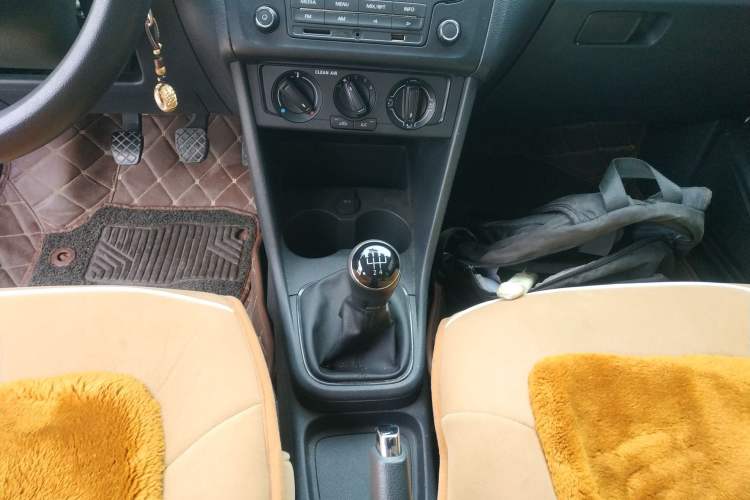 Used Volkswagen Polo 2016 1.4L Manual Fashion Model