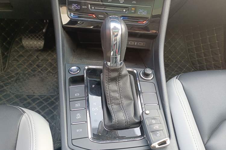 Used Volkswagen Bora 2023 300TSI DSG Prestige Edition