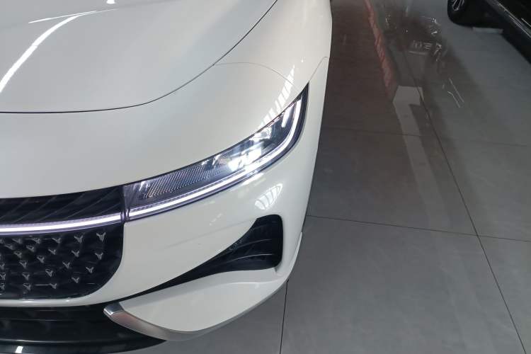 Used VOYAH PASSION 2024 PHEV Four-Wheel Drive Ultra-Long Range Flagship Model
