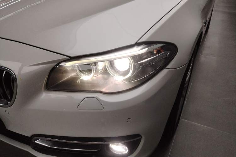 Used BMW 5 Series 2014 525Li Luxury Design Package
