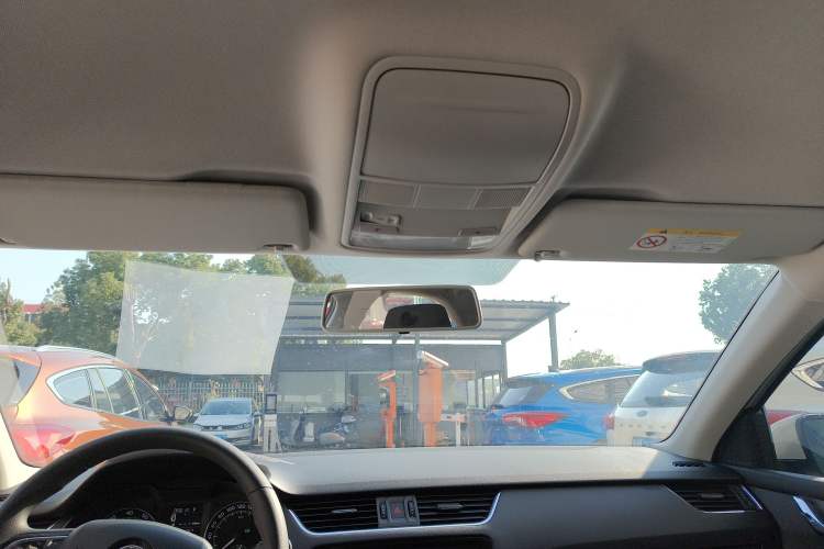 Used Skoda Octavia 2019 1.5L Automatic SmartDrive Comfort Edition China VI Standard
