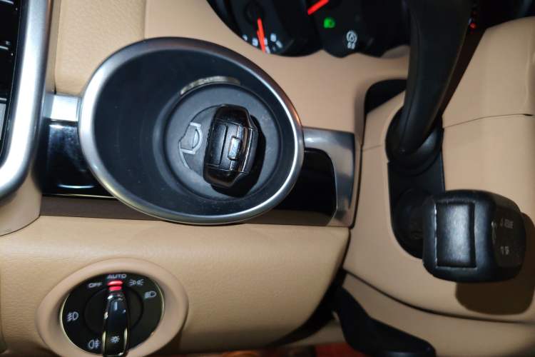 Used Porsche Cayenne 2016 Cayenne Platinum Edition 3.0T