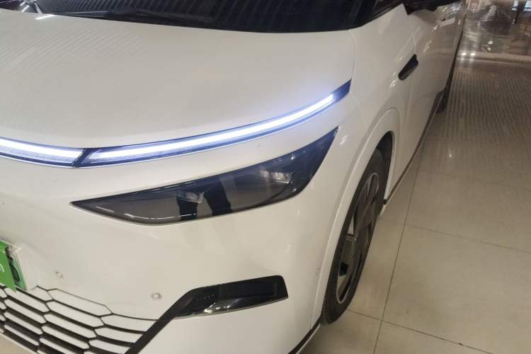 Used XPeng X9 2024 702 Ultra-Long Range Max