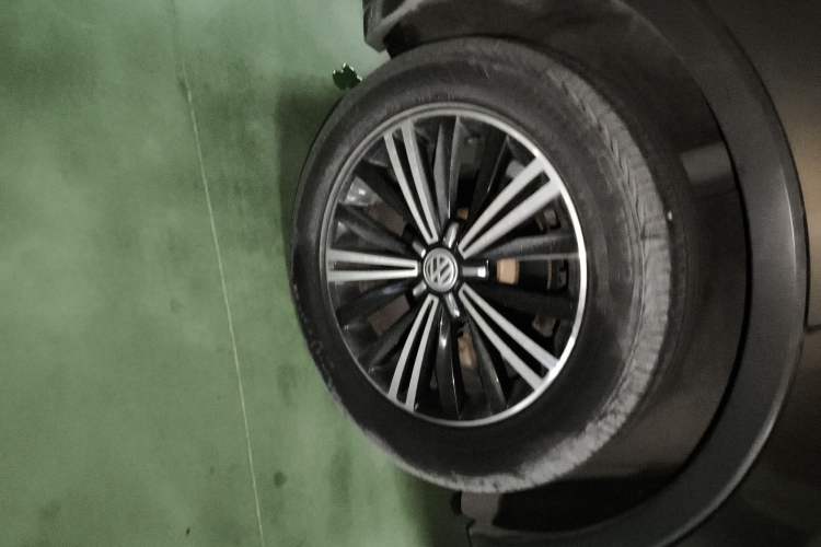 Used Volkswagen Tiguan L 2017 330TSI Automatic Two-Wheel Drive Flagship Edition
