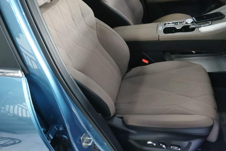 Used Chery Tiggo 8 PLUS C-DM 2025 1.5T 116 km Prestige Version 5 Seats
