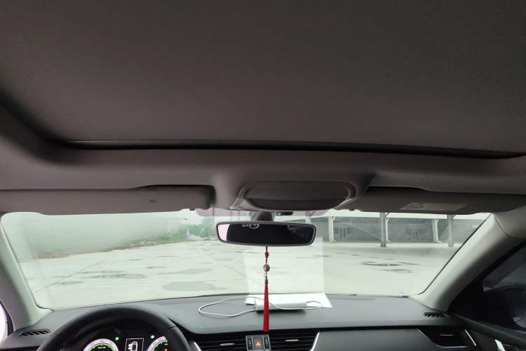 Used Skoda Octavia 2019 Station Wagon TSI230 DSG Luxury Edition China VI Standard
