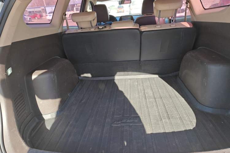 Used Baojun 310W 2017 1.5L Manual Fashion Model China V
