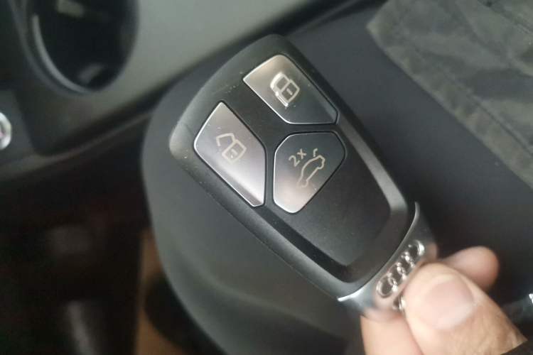 Used Audi A4L 2022 40 TFSI Luxury Dynamic Model
