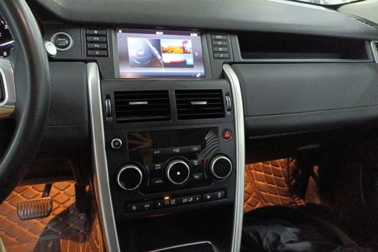 Used Land Rover Discovery Sport 2018 240 PS SE Version