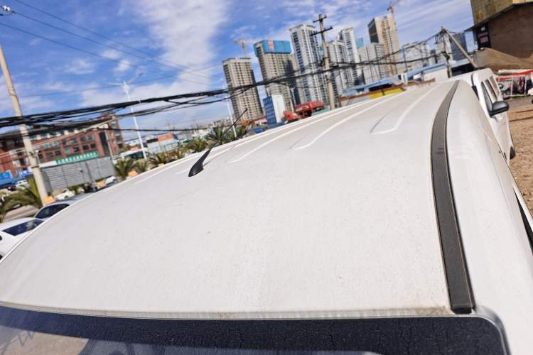 Used Wuling Yangguang 2024 300KM Comfort Version Passenger Van 75kW