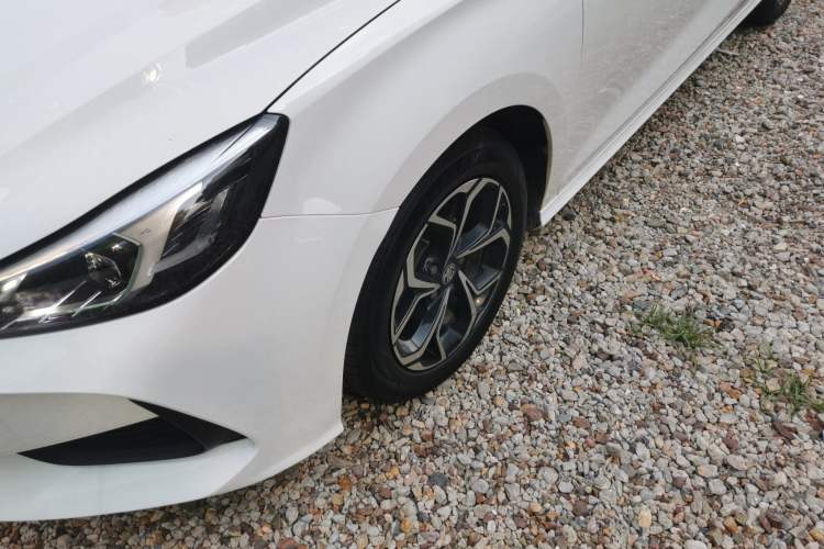 Used MG 5 2021 180 DVVT CVT Youth Luxury Edition
