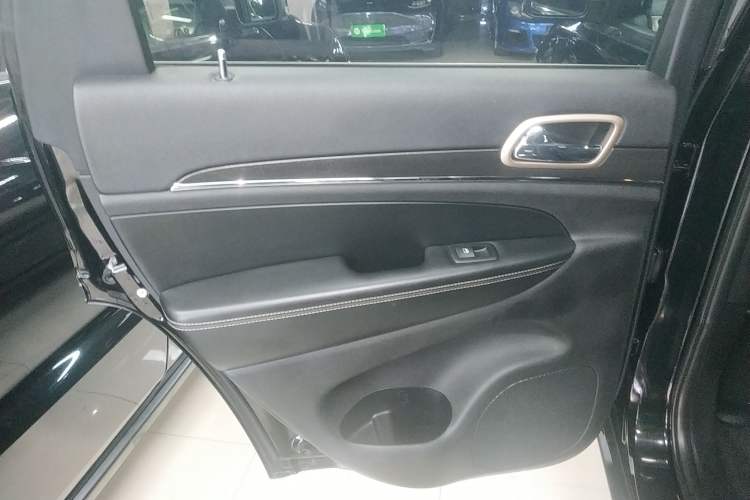 Used  Grand Cherokee 2017 3.0L Comfort Navigation Edition
