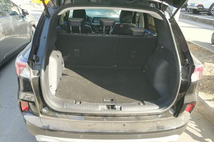 Used Ford Escape 2020 EcoBoost 245 Two-Wheel-Drive Titanium Edition