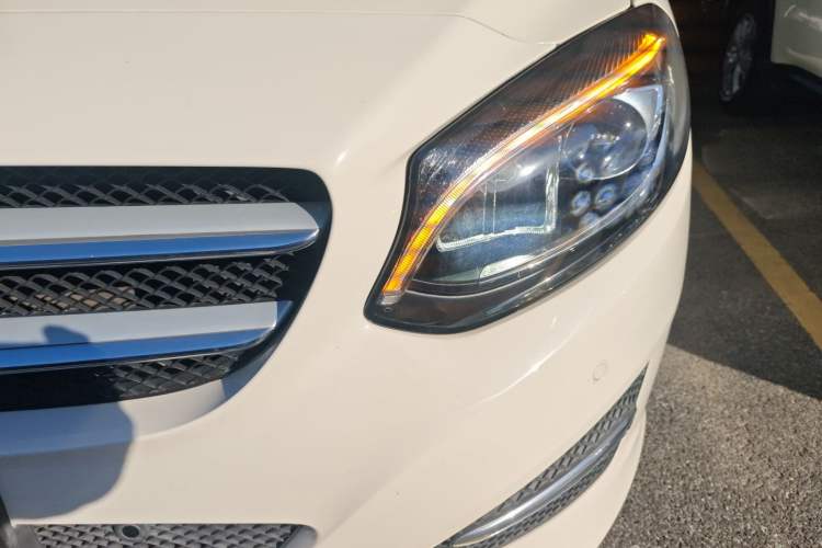 Used Mercedes-Benz B-Class 2015 B 200 Luxury Model
