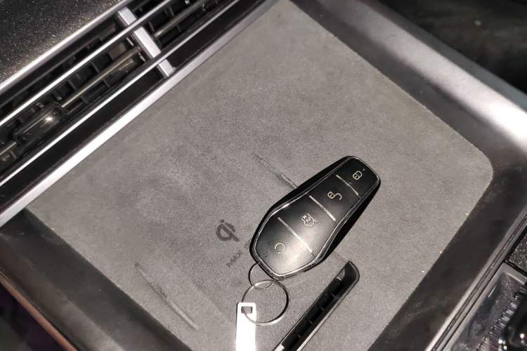 Used BYD Seal 2023 DM-i 1.5T 121km Flagship Model
