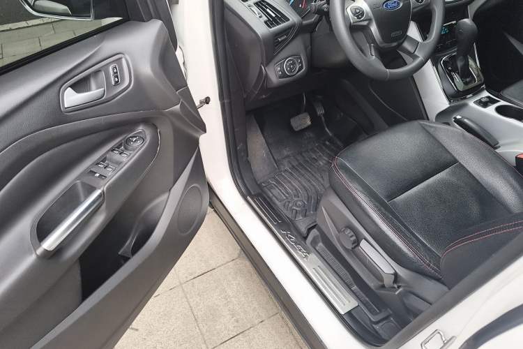 Used Ford Kuga 2015 1.5L GTDi Two-Wheel-Drive Comfort Model