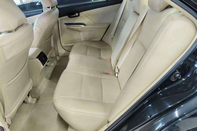 Used Toyota Camry 2016 2.0G 10th Anniversary Leading Edition
