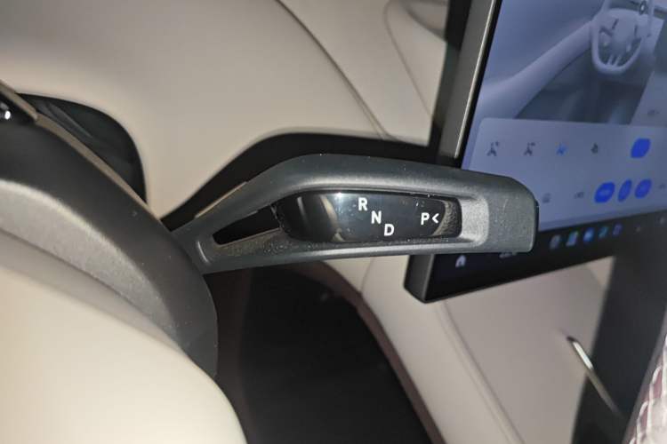 Used  YU7 2025 Ultra-Long Range High-Performance All-Wheel-Drive Max Edition