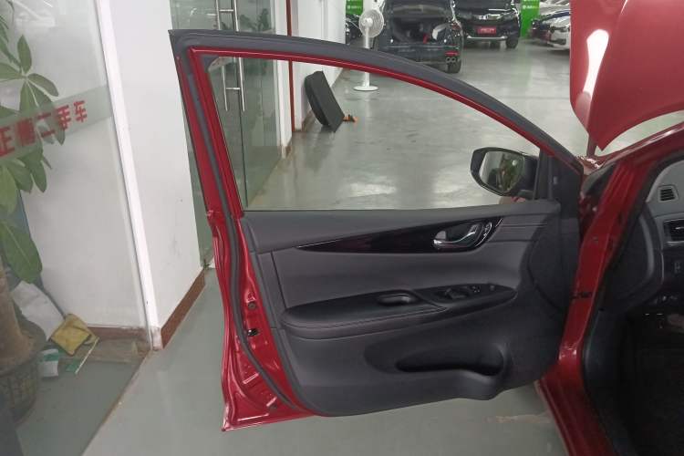 Used Nissan Tiida 2019 1.6L CVT Smart Drive Version China VI Standard
