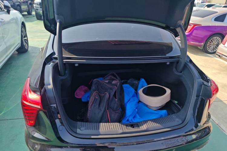 Used Hongqi H5 2023 2.0T Automatic Smart Connect Flagship Edition
