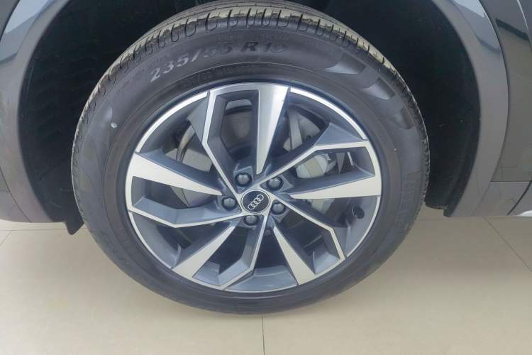 Used Audi Q5L 2022 Updated Version 40T Luxury Elegant Edition
