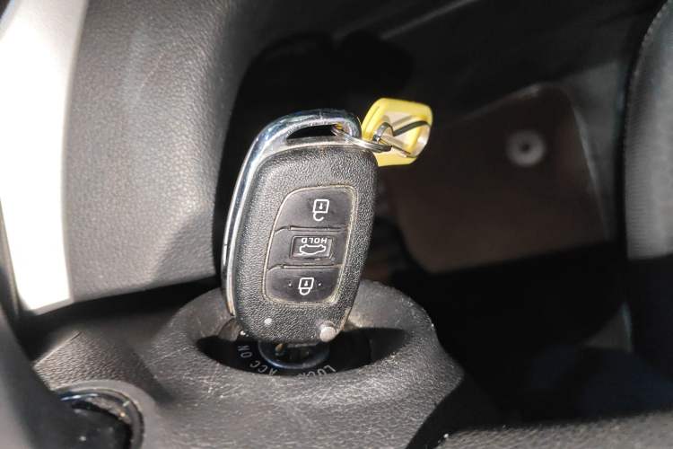 Used Hyundai Elantra 2016 1.6L Automatic ZhiXuan – Elite Version
