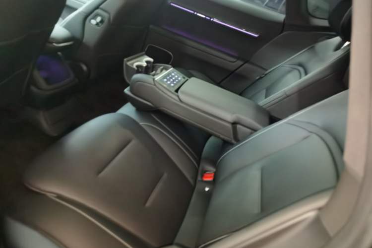 Used  12 2025 Ultra Extended-Range Edition
