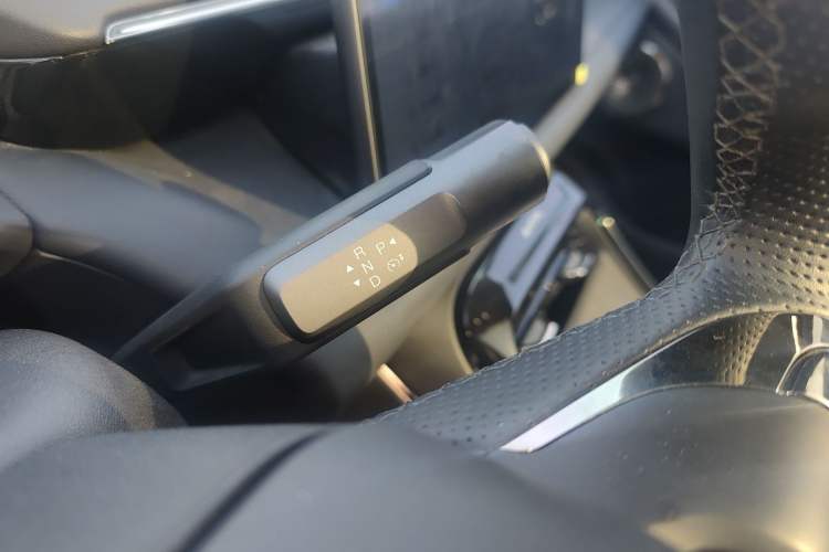 Used AION V 2024 Aion Tyrannosaurus 650 Smart Premium Edition
