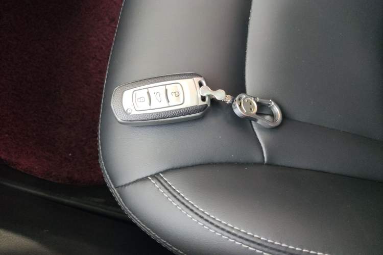 Used Geely Auto Emgrand X7 Sport 2016 2.0L Manual Smart Connect Version