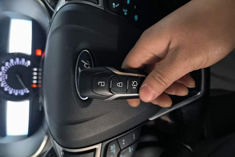 Used Ford Edge 2016 EcoBoost 245 Four-Wheel Drive Titanium Edition 7-Seater