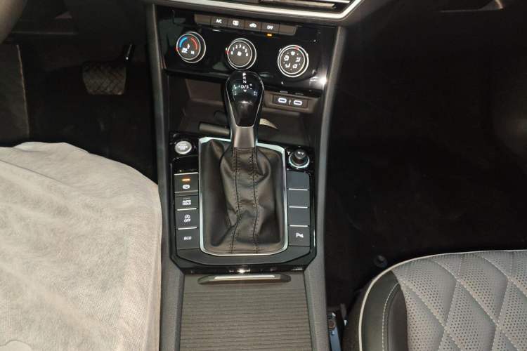 Used Volkswagen Sagitar 2025 Revised Version Three 300TSI DSG Excellence Edition