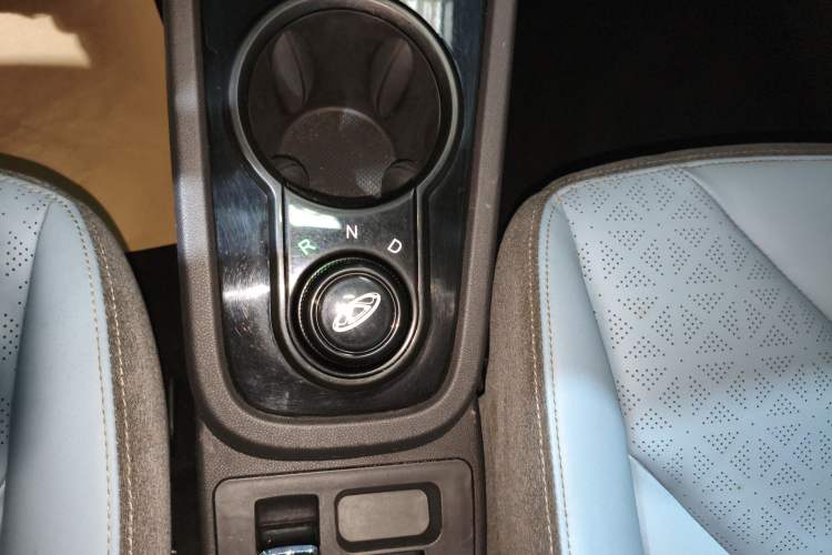 Used Chery Little Ant 2022 Sweet Pink Edition Half-Sugar Version Lithium Iron Phosphate 29.2 kWh 30 kW 301 km