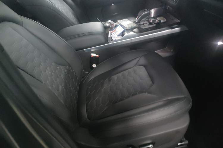 Used  T01 2024 2.0T Explorer