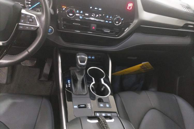 Used Toyota Highlander 2022 Dual-Engine 2.5L Four-Wheel Drive Prestige Version 7 Seats