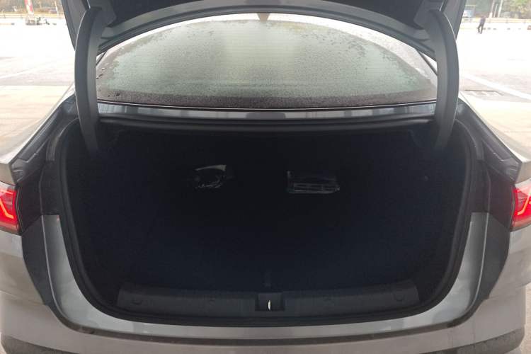 Used BYD Qin L 2025 DM-i Smart Drive 120KM Superior Model
