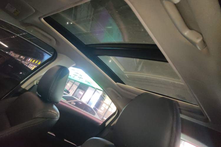 Used Honda Vezel 2017 1.8L CVT Front-Wheel Drive Pioneer Edition