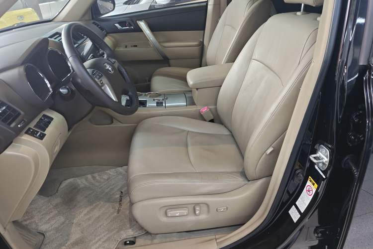 Used Toyota Highlander 2012 2.7L Two-Wheel Drive 7-Seater Luxury Edition