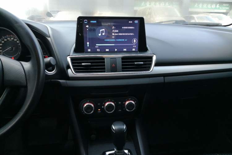 Used Mazda Mazda 3 Axela 2016 Sedan 1.5L Automatic Comfort Model