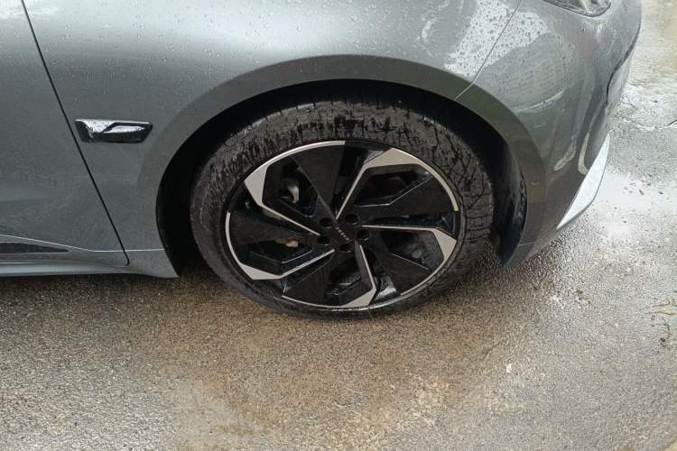 Used Zeekr 001 2023 WE Edition 100 kWh
