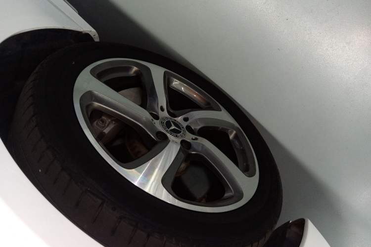 Used Mercedes-Benz E-Class 2019 E 300 L Sporty and Stylish Model
