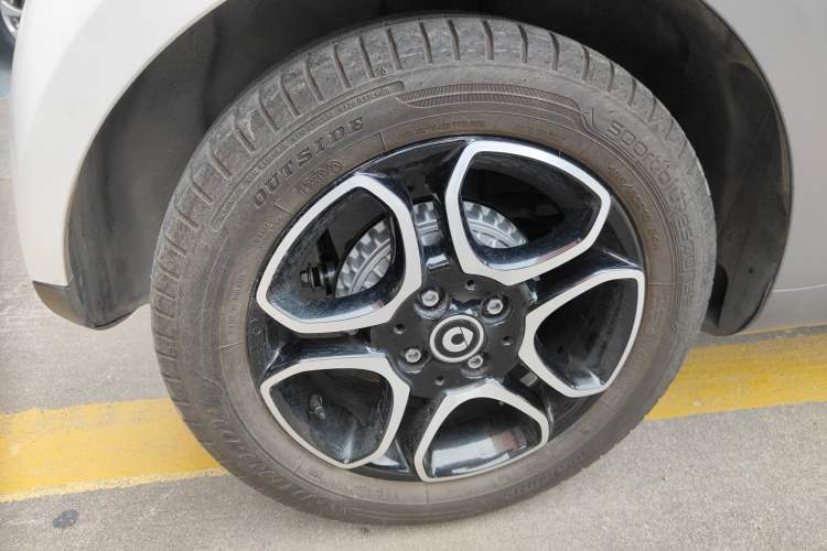 Used  fortwo 2018 0.9T 66kW Hardtop Pioneer Edition China V Emission Standard
