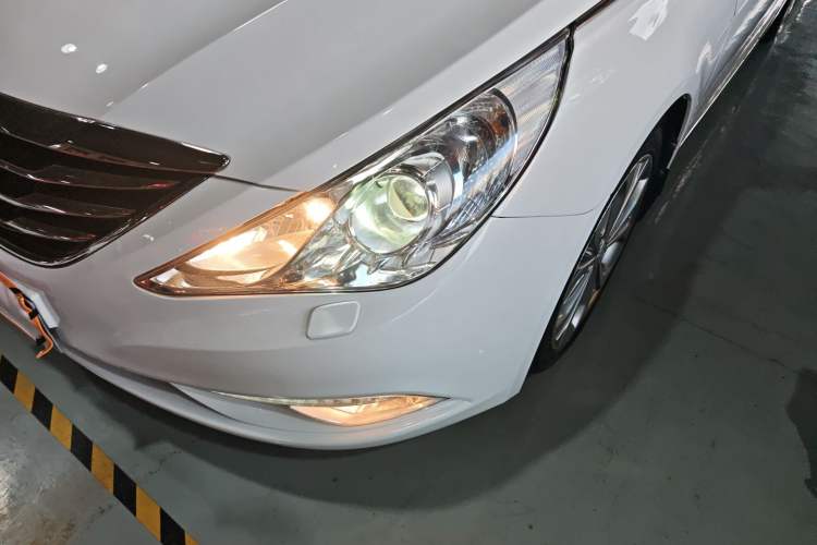 Used Hyundai Sonata 2014 2.4L Automatic Luxury Version China IV Standard
